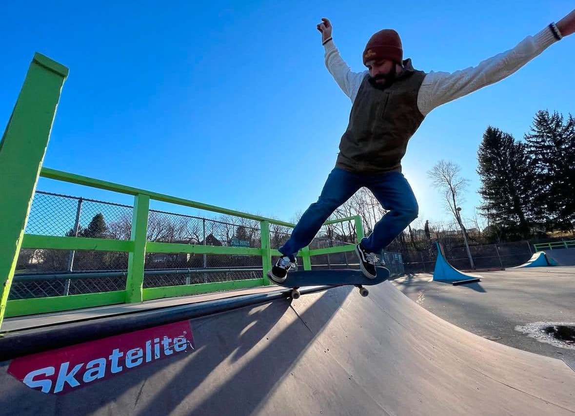 Skater dudes doin skater dude stuff